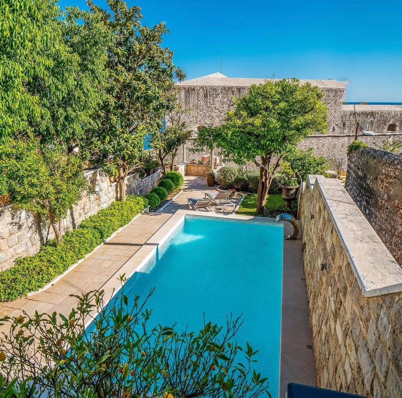 unique-Villa Revelin